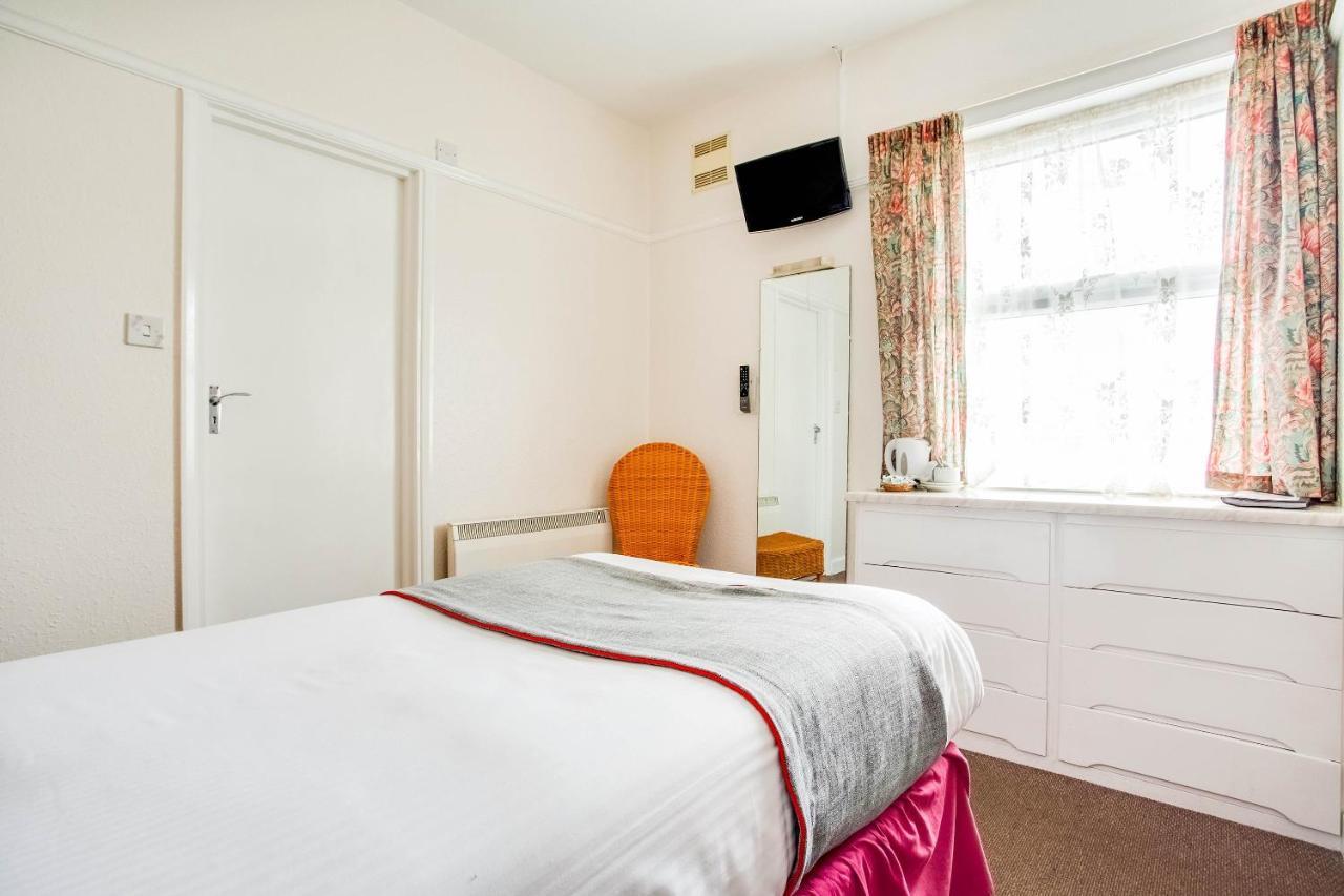 Oyo Godolphin Arms Hotel New Quay Exterior foto